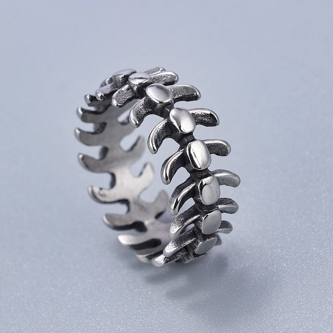 Dragon Bone Ridge Ring | Titanium Steel Retro Hip Hop Band for Unisex - VEX